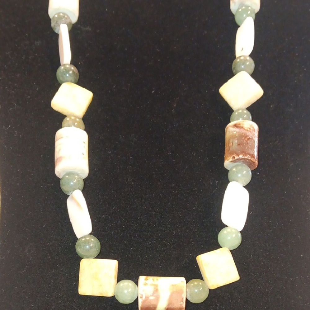 Artisan Handmade Deco Green and Cream Beaded Necklace - Picture 2 of 6